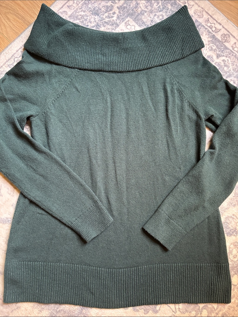 Gap Off-Shoulder Long Sleeve Sweater - Dark Green